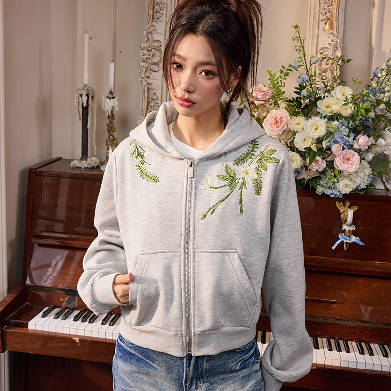 HACR花卉刺绣短款连帽开衫卫衣