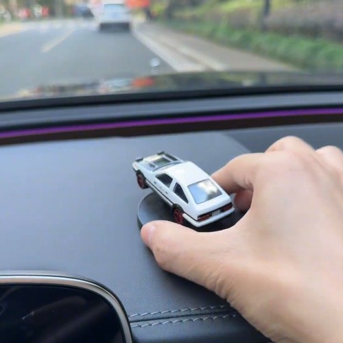 AE86趣味车载旋转车载车内饰品摆件车载多功能汽车飘逸摆件