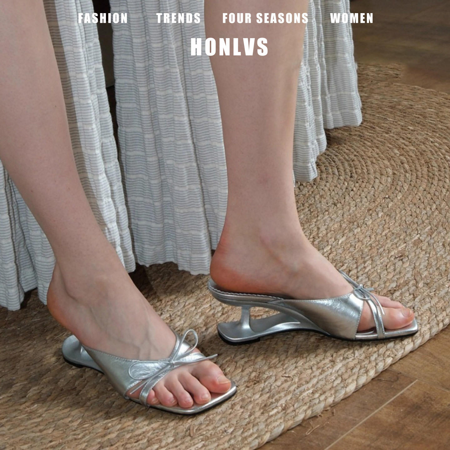 高级感银色异形跟蝴蝶结一字拖鞋外穿方头露趾凉鞋女2026新款夏季