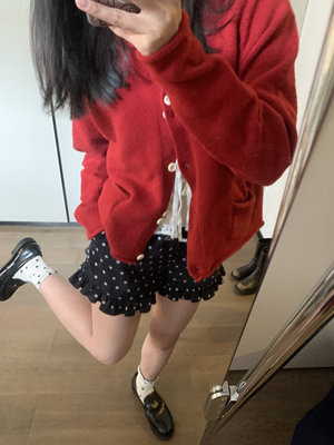 Komorebis//圆领红色小口袋不规则排扣开衫毛衣