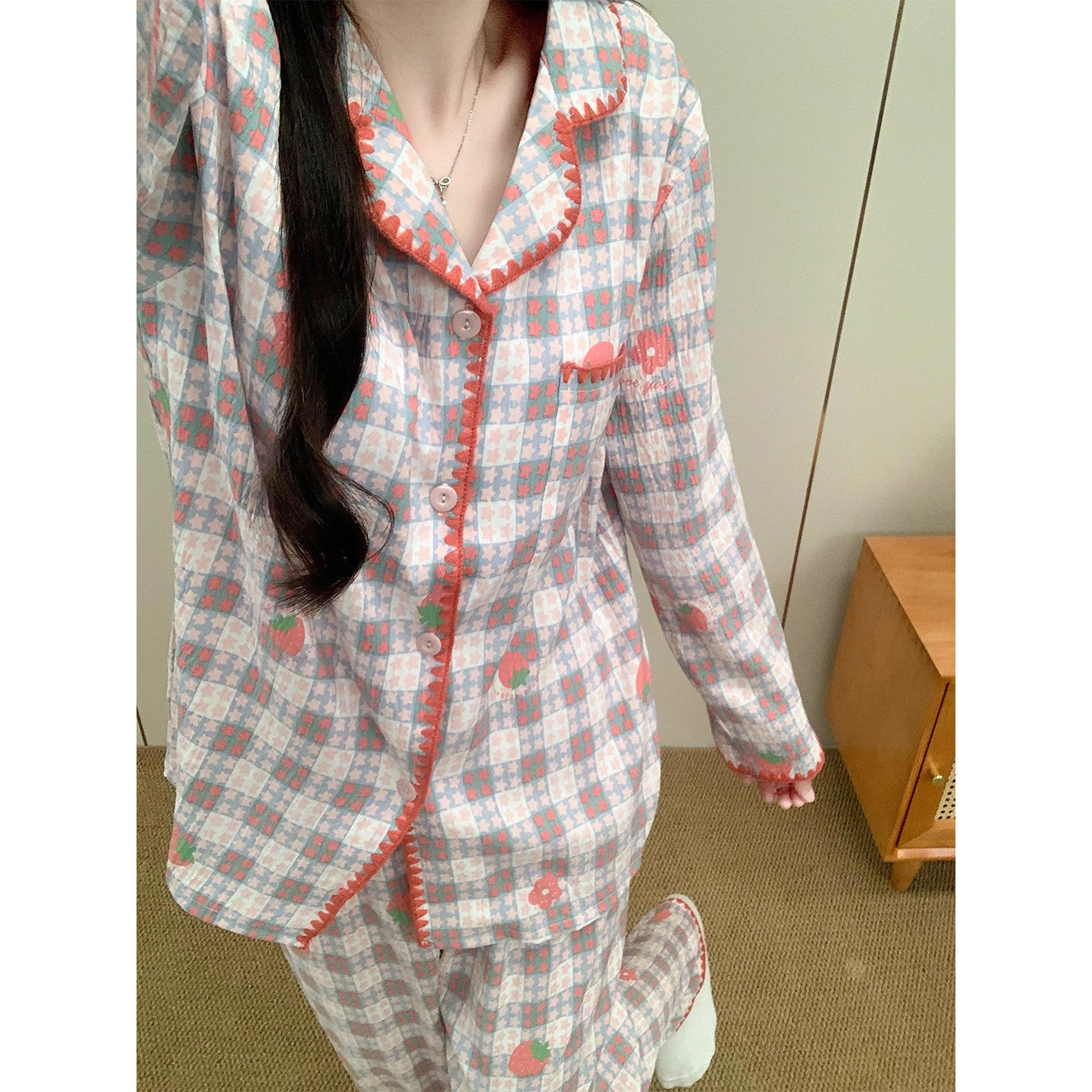 日系星星格子睡衣女生春秋款带胸垫韩版高级感草莓长袖家居服套装