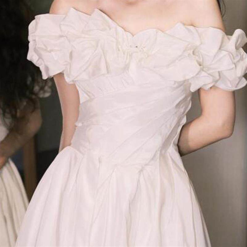 一字肩设计感法式轻婚纱2025新款新娘结婚白色出门纱订婚晚礼服裙