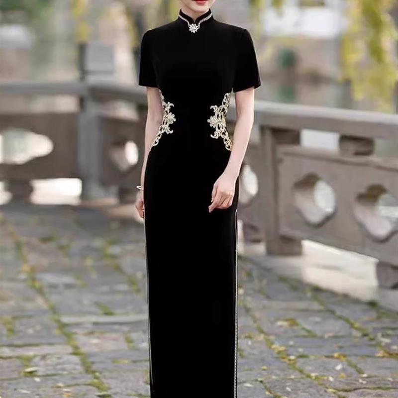 覆古黑色旗袍新中式丝绒旗袍女收腰改良走秀演出中年妈妈长款旗袍