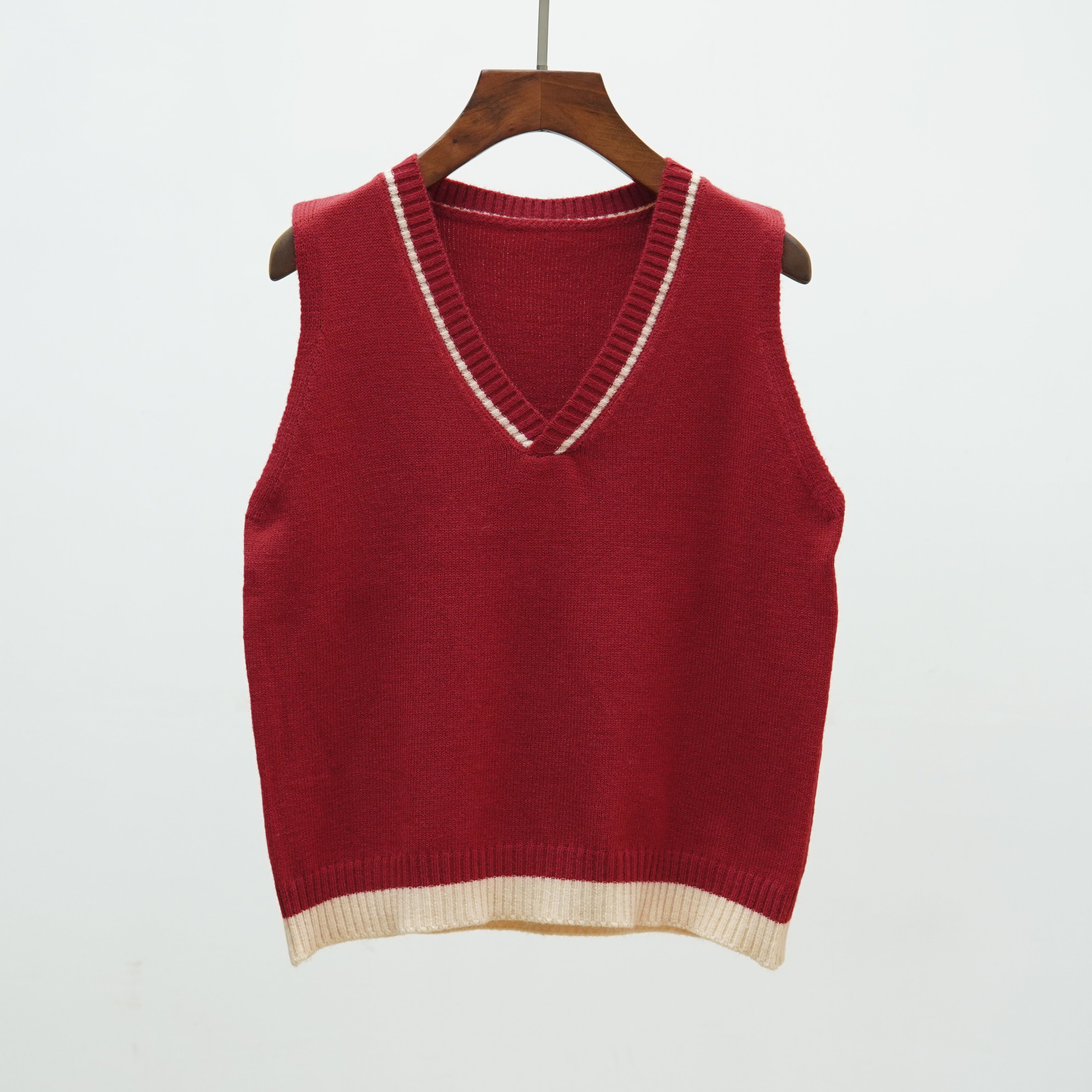 693 2025秋冬新款V领学院风纯色无袖针织马甲背心女叠穿毛衣坎肩