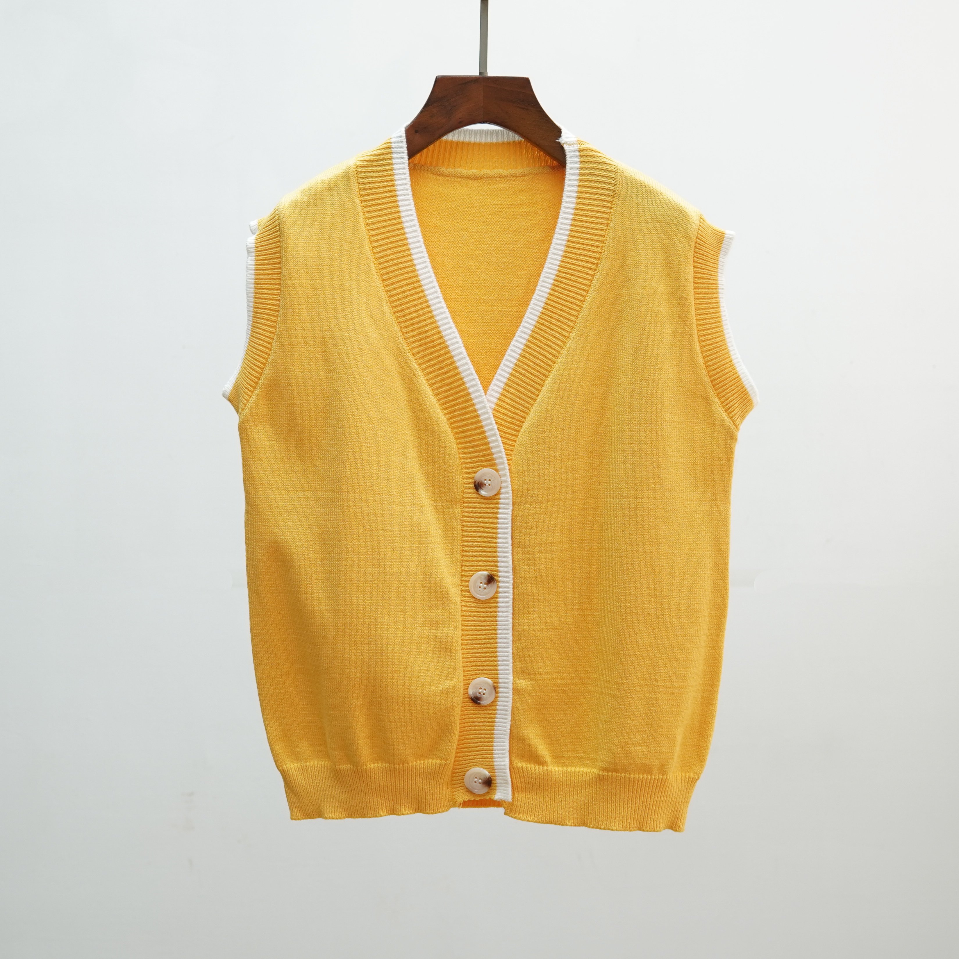 535 2025新款秋冬宽松V领纯色无袖针织马甲背心女士叠穿坎肩上衣