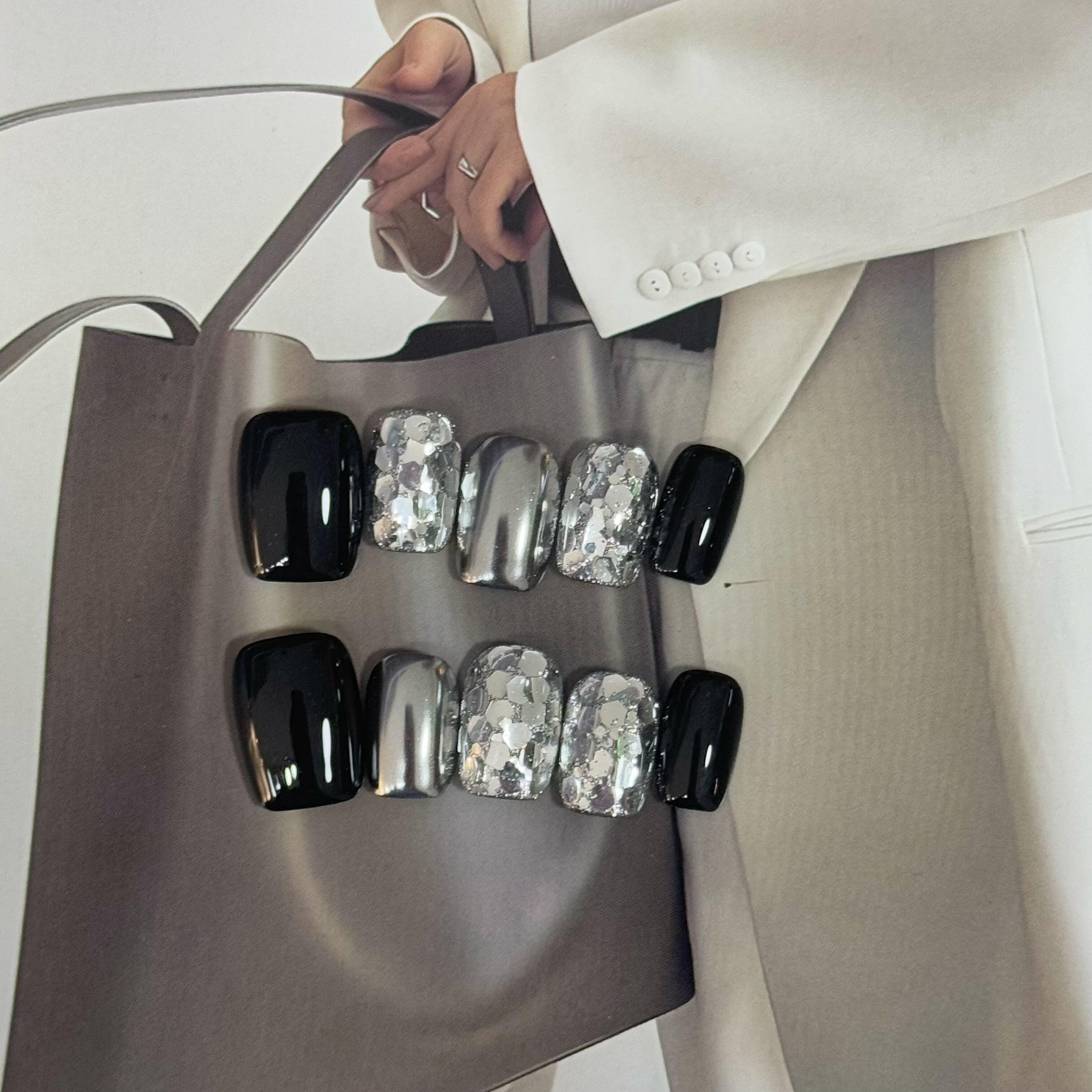 【MUZI穿戴甲】黑银纯手工定制美甲韩风亮片爆闪轻奢短款美甲