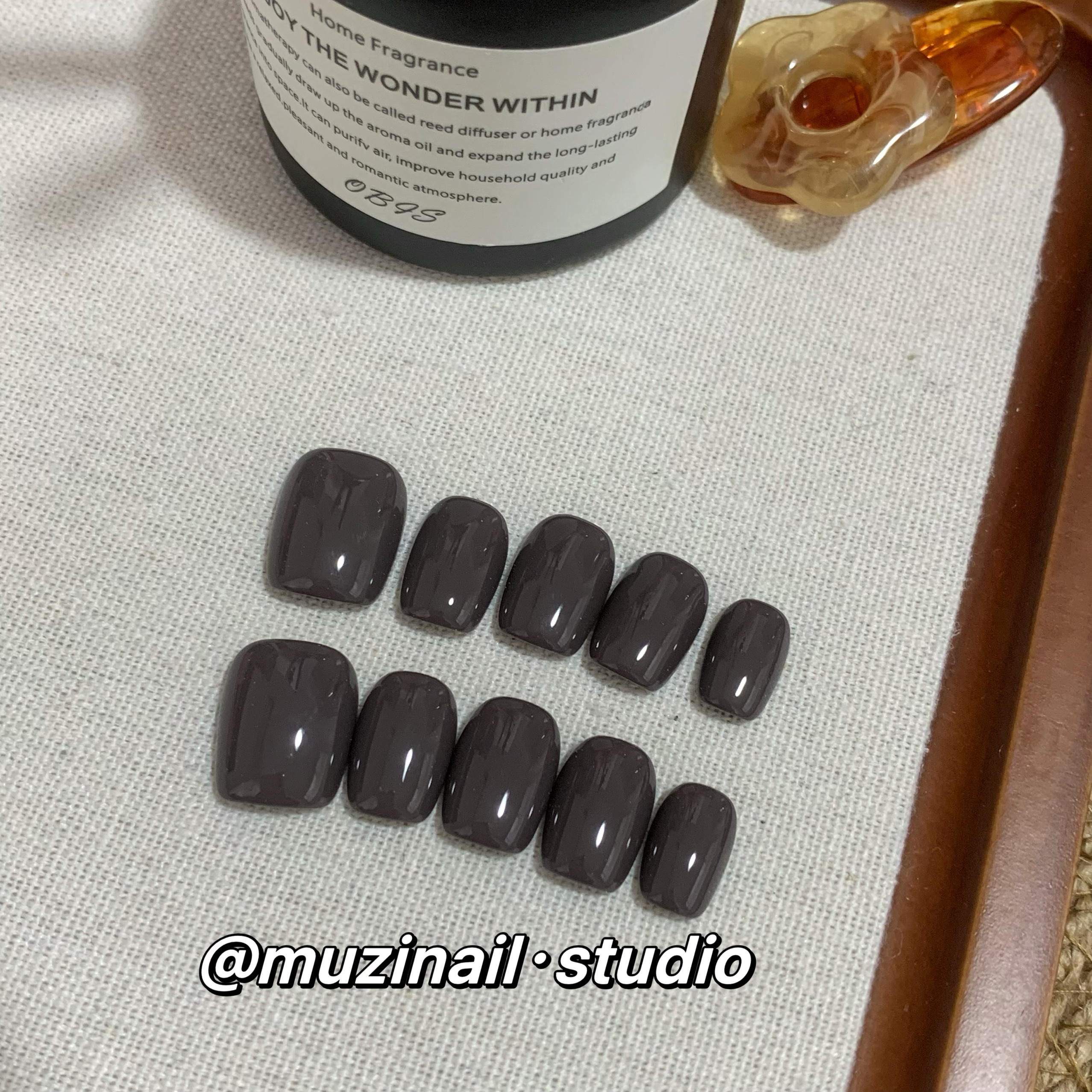 【MUZI穿戴甲】纯色跳色灰色简约显白手工定制美甲成品短款高级感