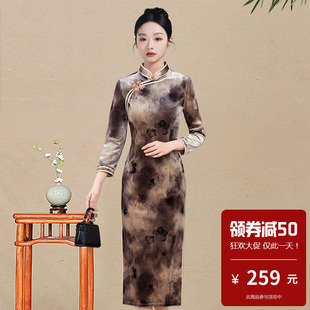 新中式复古风丝绒旗袍中长款七分袖花色显瘦气质日常中国风连衣裙