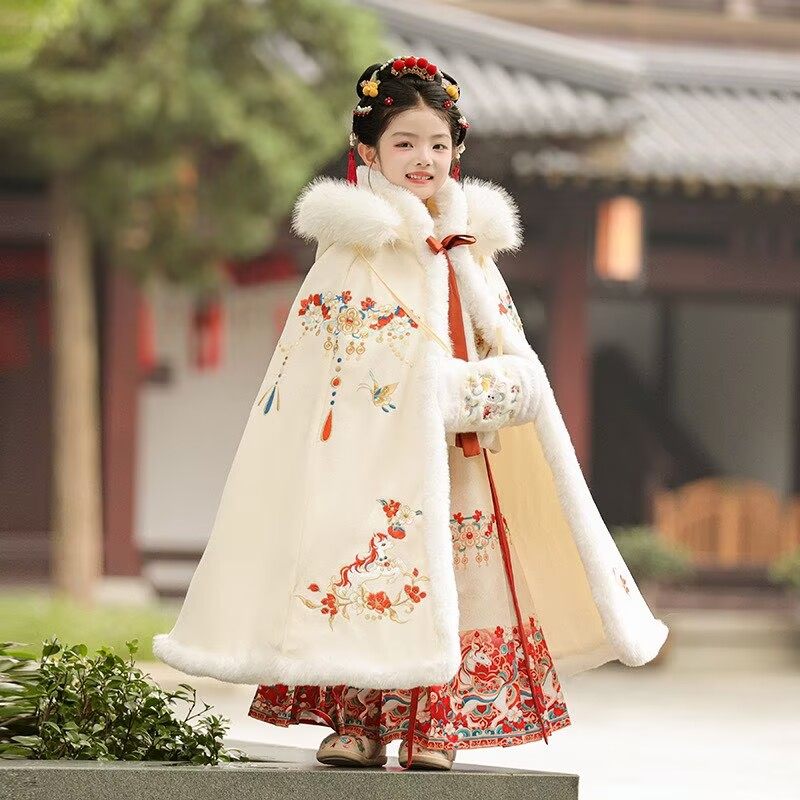女童汉服披风斗篷2026新款儿童冬季加绒加厚古装宝宝中国风拜年服