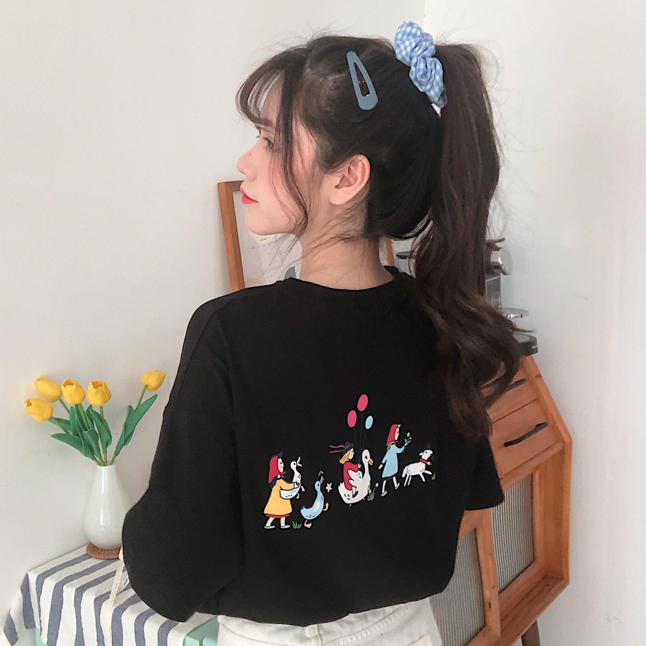 Real shot new round neck Summer Short Sleeve T-Shirt women loose Korean minority design sweet cool top