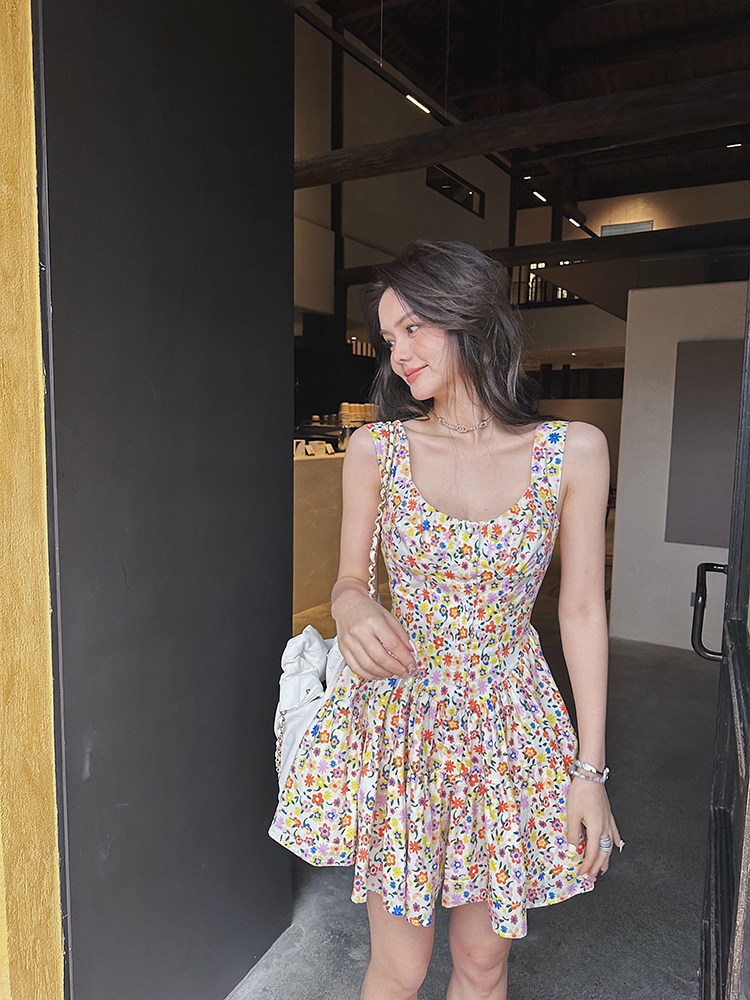 汤元家sd 碎花吊带连体裤女夏季2023年新款a字百褶连衣裙式裤子