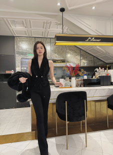 限时5折 黑色修身 显瘦休闲裤 百搭直筒裤 家sd 女新款 喇叭裤 汤元