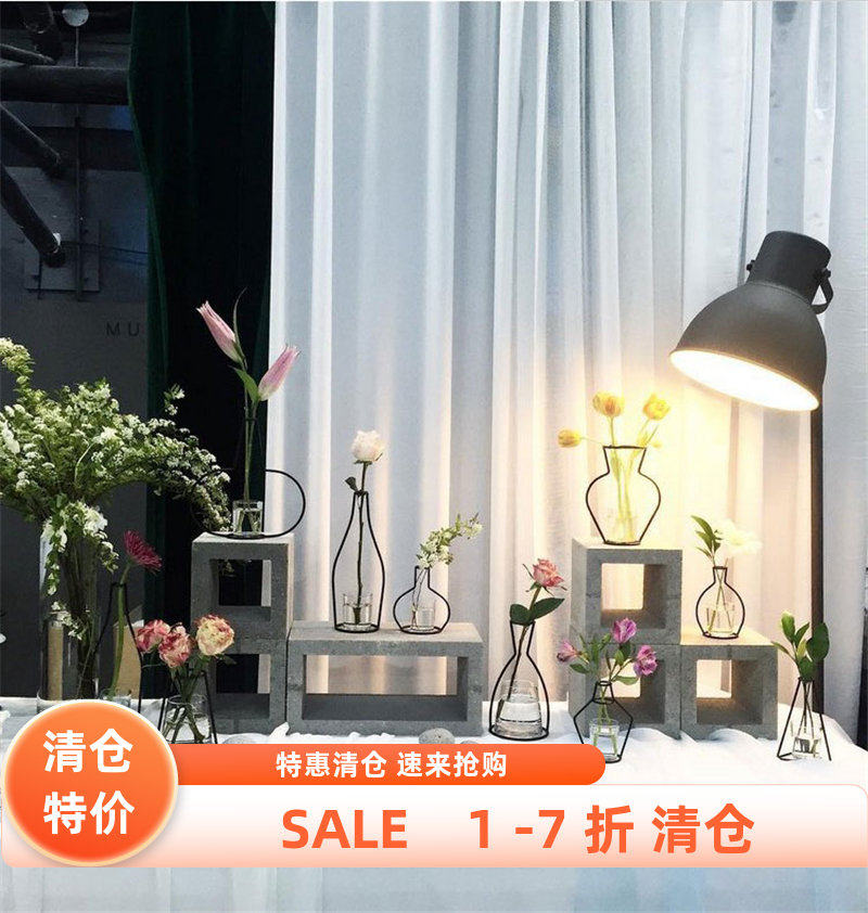 简约线条铁艺抽象几何造型花瓶