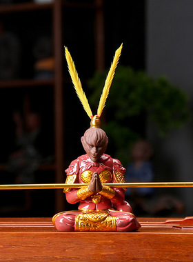 齐天大圣孙悟空陶瓷摆件中