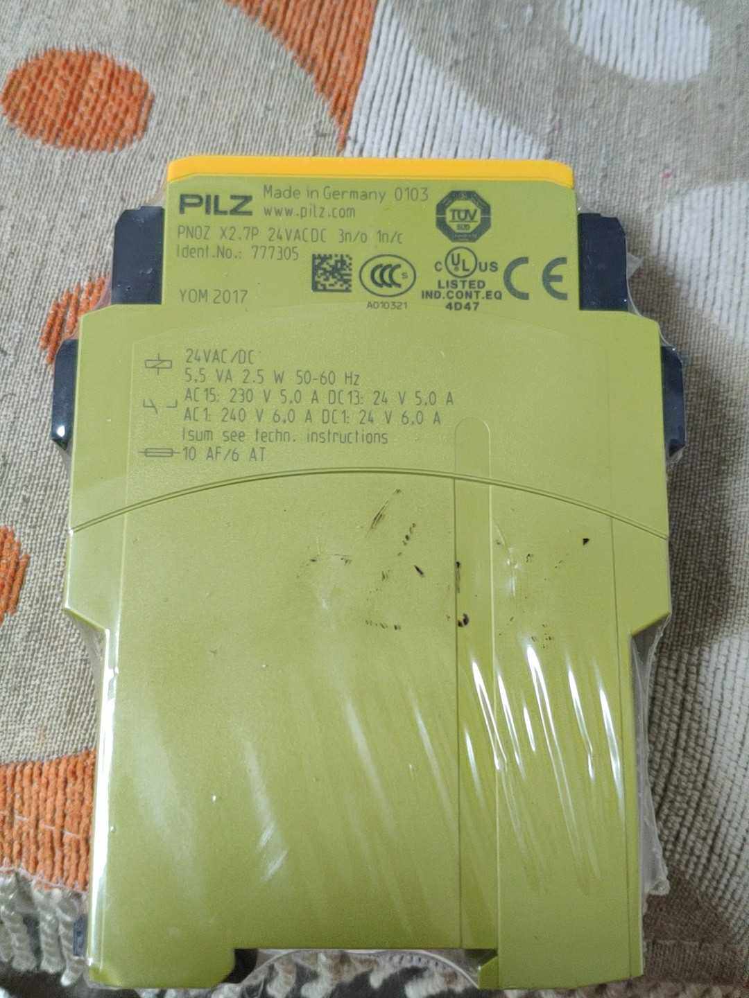 全新pilz安全开关 pnoz x2.7p 24vacdc 3n/o 1n/c 现货 777305