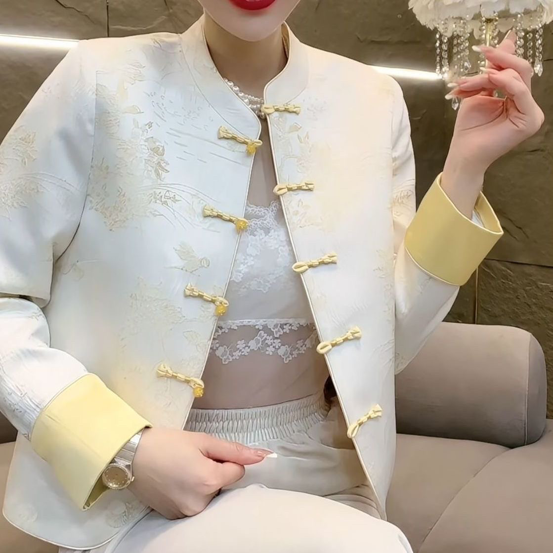 秘扇、2025春新款时尚轻奢风高级感少女心国风显气质精致盘扣外套