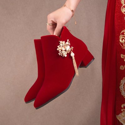 新娘红鞋婚鞋女冬季女中跟红色婚靴加绒粗跟秀禾平底结婚靴子冬天