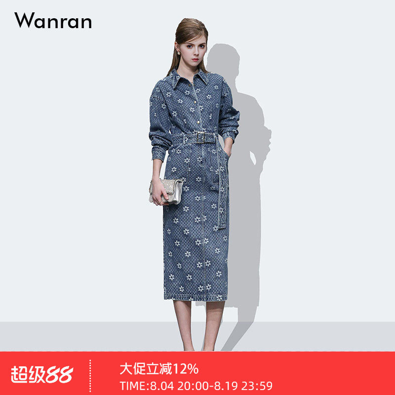 2026年春季新款复古时尚翻领长袖腰带收腰显瘦直筒花色牛仔连衣裙