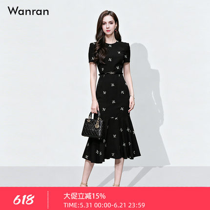 2026夏季新款淑女气质圆领短袖小黑裙收腰显瘦荷叶边绣花连衣裙女