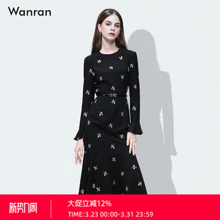 2026年春季新款淑女气质圆领长袖裙子收腰显瘦荷叶边绣花连衣裙女