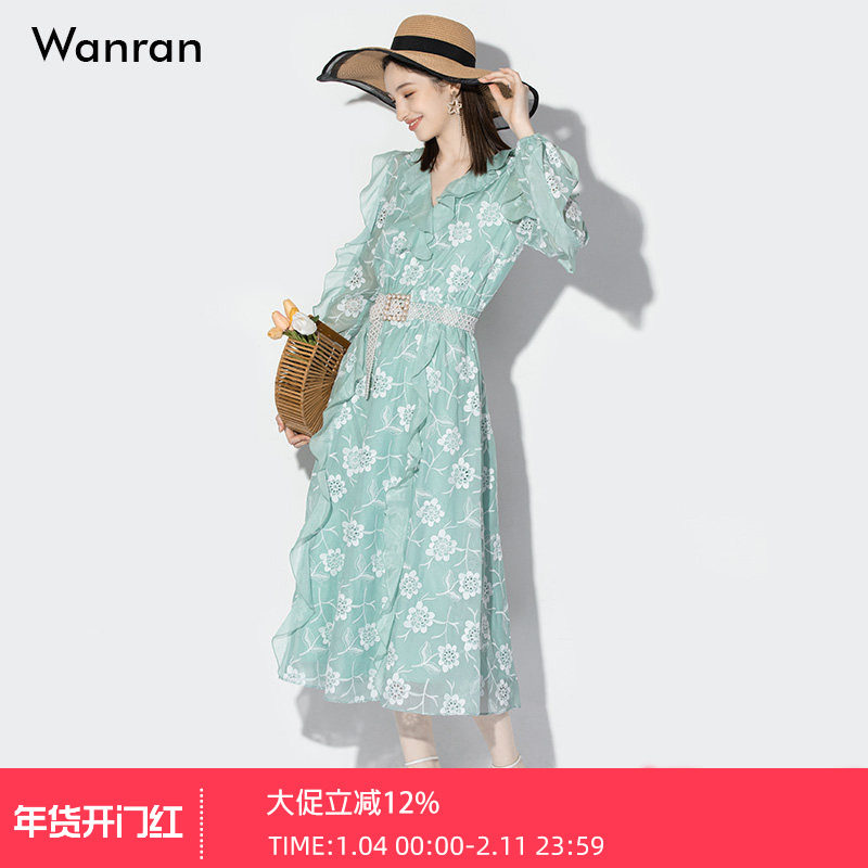 2026春季新款时尚度假风V领绣花雪纺大摆防晒长袖荷叶仙女连衣裙