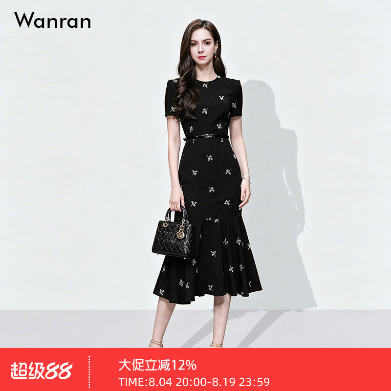 2026夏季新款淑女气质圆领短袖小黑裙收腰显瘦荷叶边绣花连衣裙女