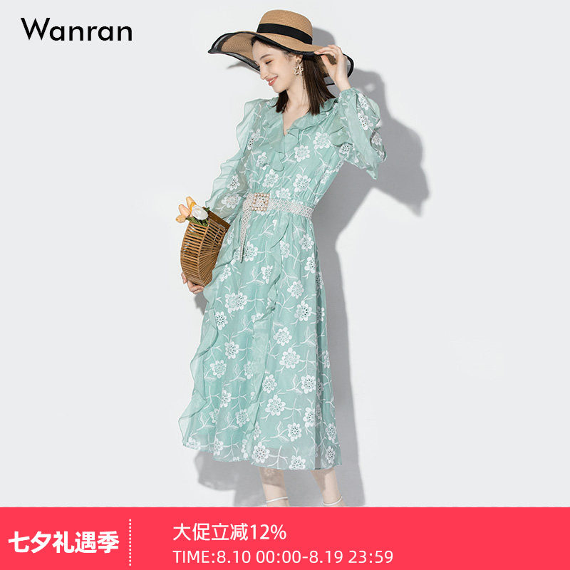 2026春季新款时尚度假风V领绣花雪纺大摆防晒长袖荷叶仙女连衣裙