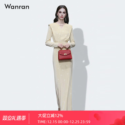 2025年冬季新款气质优雅法式V领链条长袖包臀鱼尾丝绒连衣裙