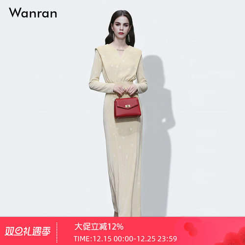 2025年冬季新款气质优雅法式V领链条长袖包臀鱼尾丝绒连衣裙