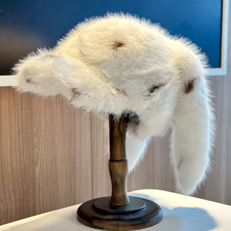 毛茸茸仿狐狸毛长耳朵兔子鸭舌帽子女冬季保暖防寒斑点加厚毛绒帽