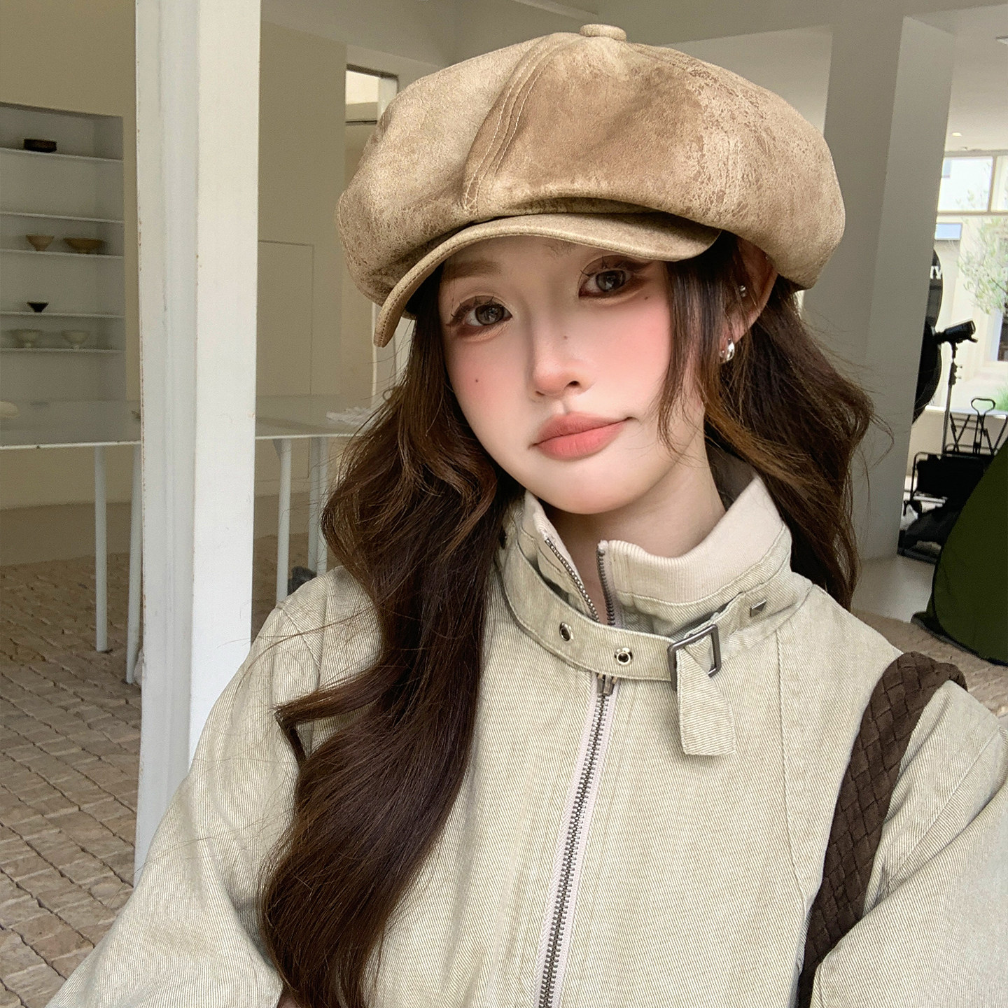英伦复古皮质女秋冬百搭八角帽