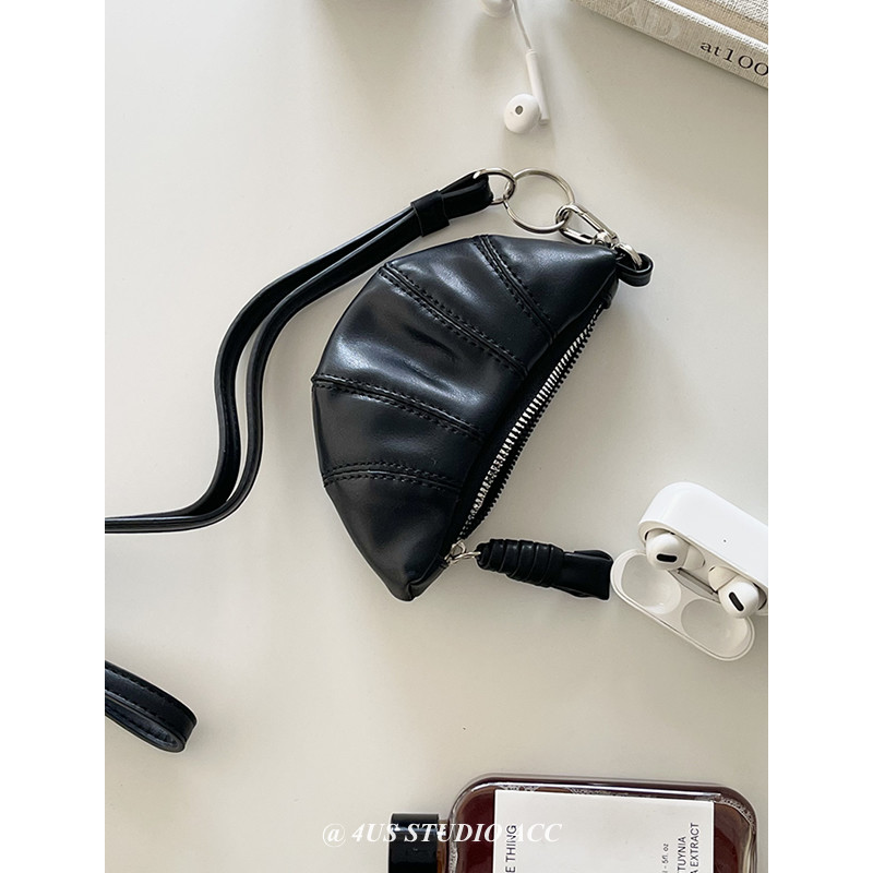 可爱迷你牛角包斜挎口红耳机小包