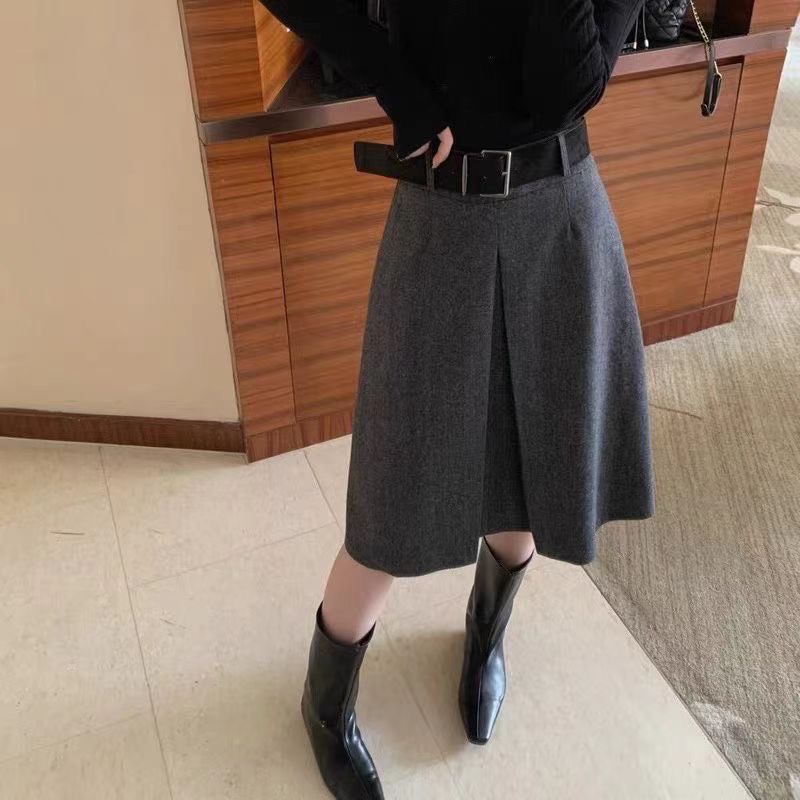 miu系半身裙 2025秋冬新款毛呢极简线条感开叉单褶微A中裙五分裙