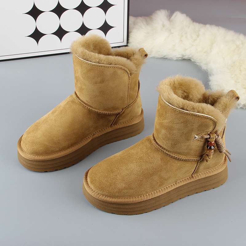 时尚皮面一体雪地靴女保暖防滑靴