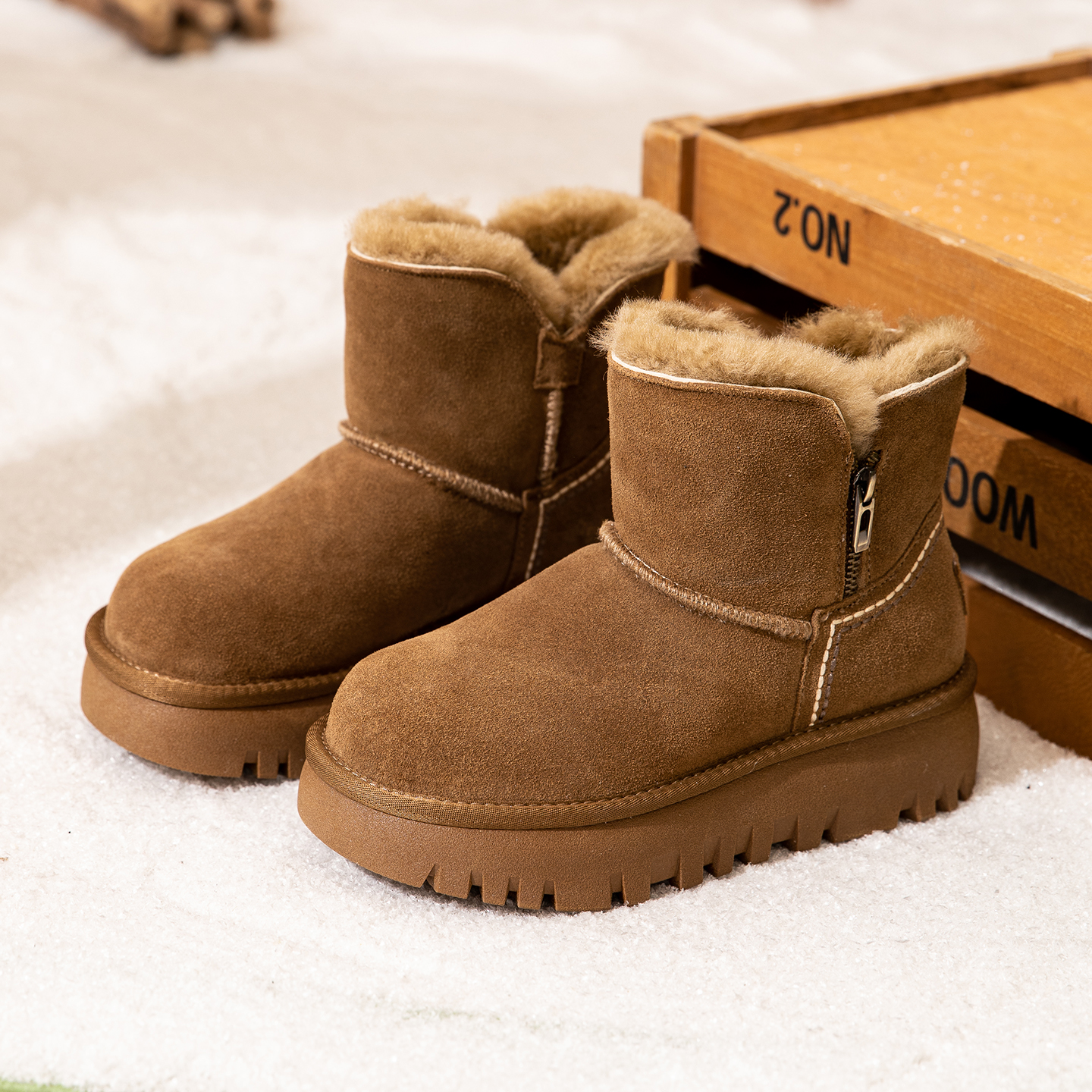 女士羊皮毛一体雪地靴加厚保暖靴