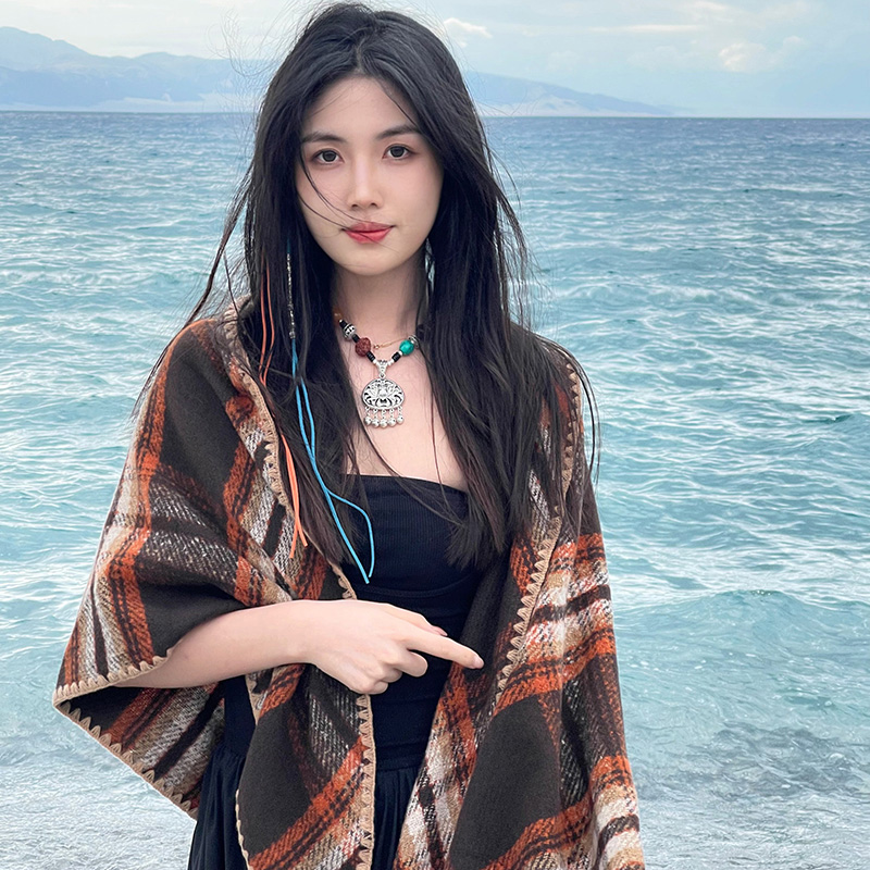 秋冬季三角巾披肩女外搭川西新疆旅游穿搭焦糖色復古百搭保暖圍巾