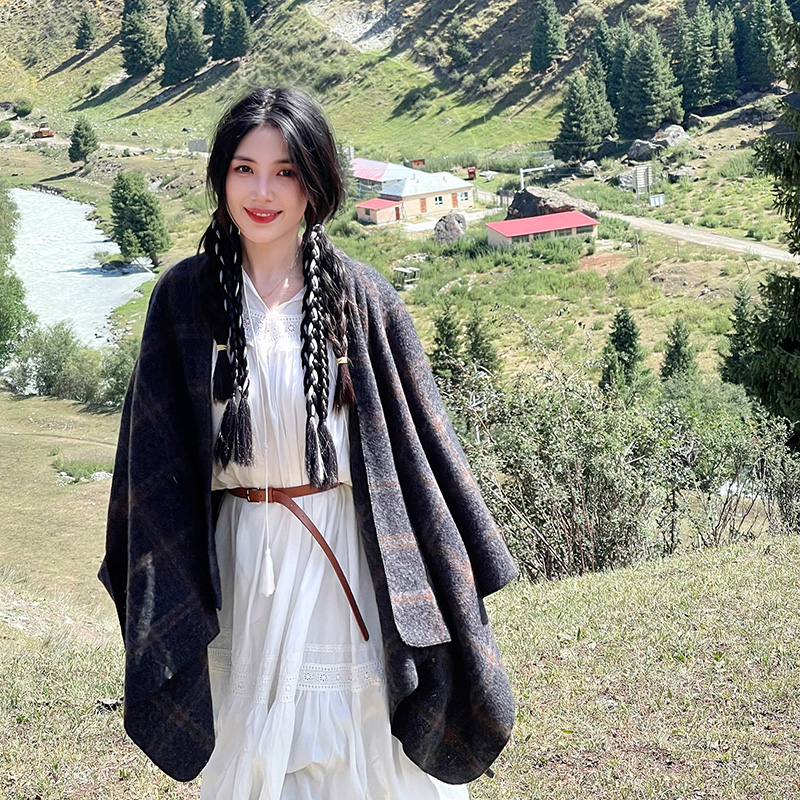 格子披肩女外搭復(fù)古百搭海邊草原新疆旅游穿搭秋冬季保暖斗篷披風(fēng)