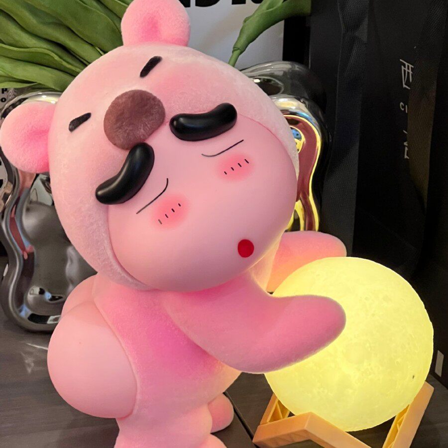 可爱植绒蜡笔小新手办礼品暴富屁屁熊公仔男孩玩偶生日桌面摆件高