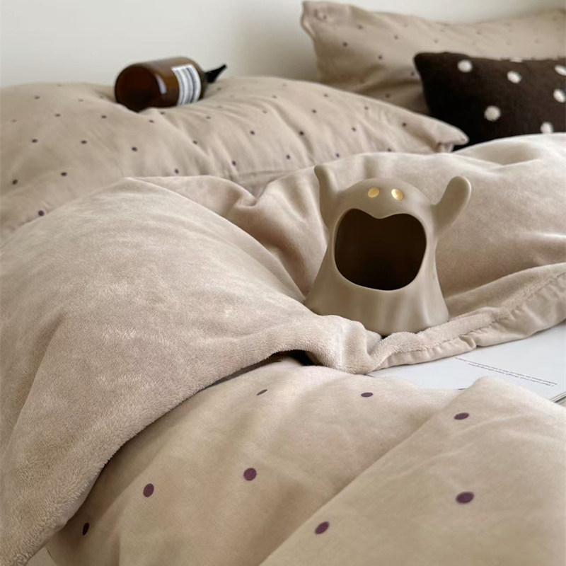 A面双层纱B面牛奶绒波点四件套