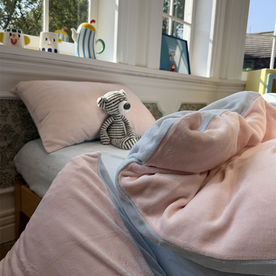 纯色双拼牛奶绒粉椰蓝海四件套