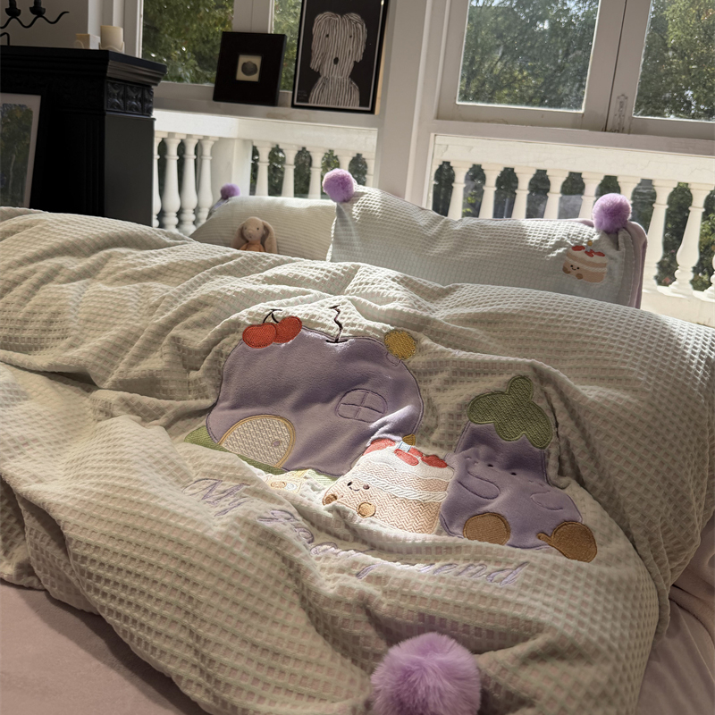 提花绒刺绣卡通茄子咖啡屋四件套