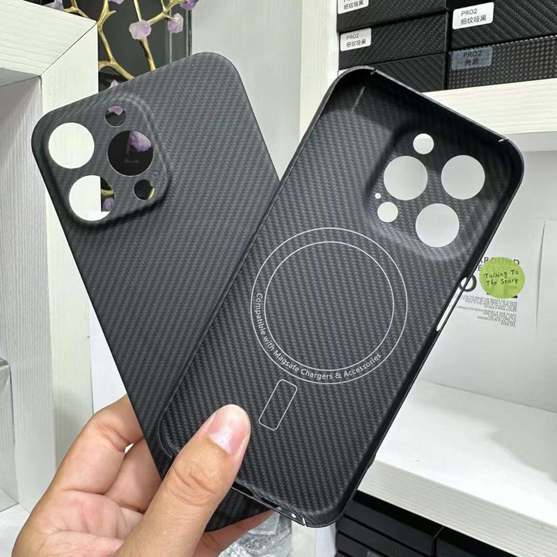 苹果iPhone15系磁吸碳纤维保护壳