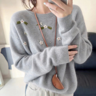 宽松百搭套头毛衣高品气质款 新款 女春装 圆领花朵刺绣设计感针织衫