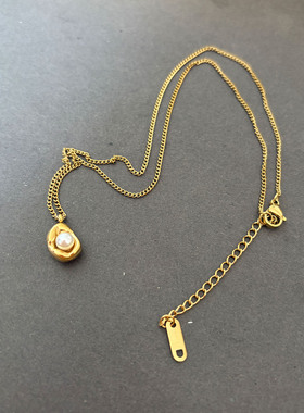 复古风金色珍珠吊坠钛钢项链女椭圆链条锁骨链