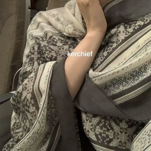 METWO超大中古风披肩灰色几何图案方巾围巾女百搭休闲空调围脖秋