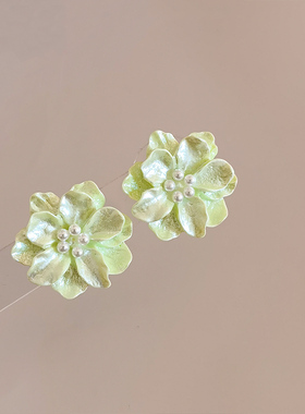 生物瓷耳钉绿色山茶花耳环