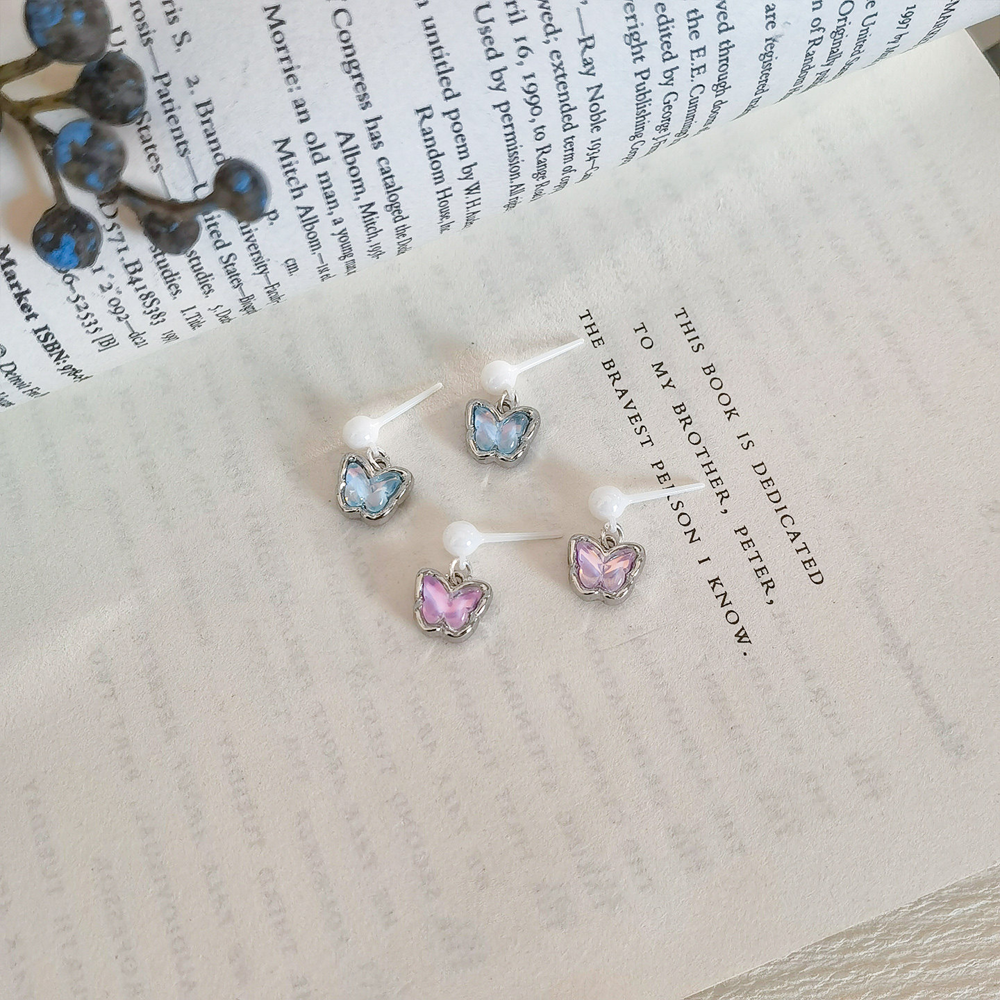 生物瓷耳钉防过敏养耳洞镶嵌玻璃蝴蝶简约日常通勤耳环百搭耳饰女,饰品/流行首饰/时尚饰品新,耳环,淘宝优惠券,粉丝福利购,淘宝优惠卷