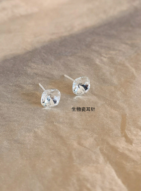 小方糖生物瓷耳钉防过敏养耳洞人造白色方形锆石简约日常通勤耳环