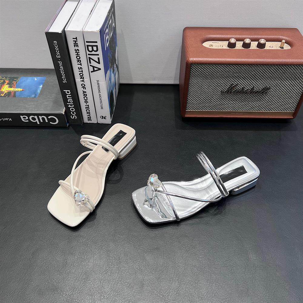 韩版时尚外穿拖鞋女2026夏款百搭平底凉拖鞋软底温柔风配裙子女鞋