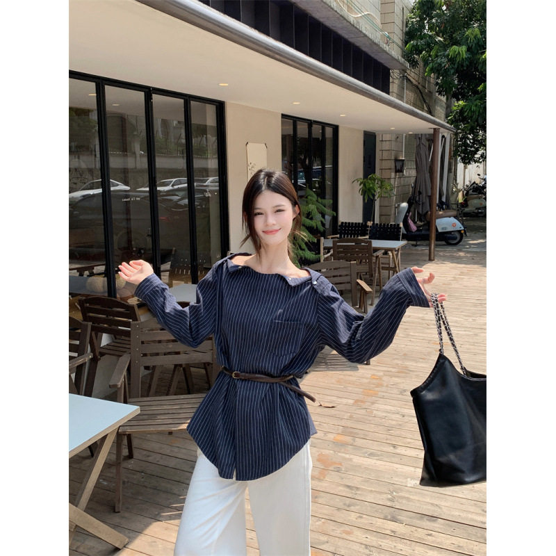 复古蓝色条纹中长款衬衫女早秋设计感宽松一字肩时尚衬衣